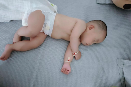 渠县宝宝突然很多眼屎